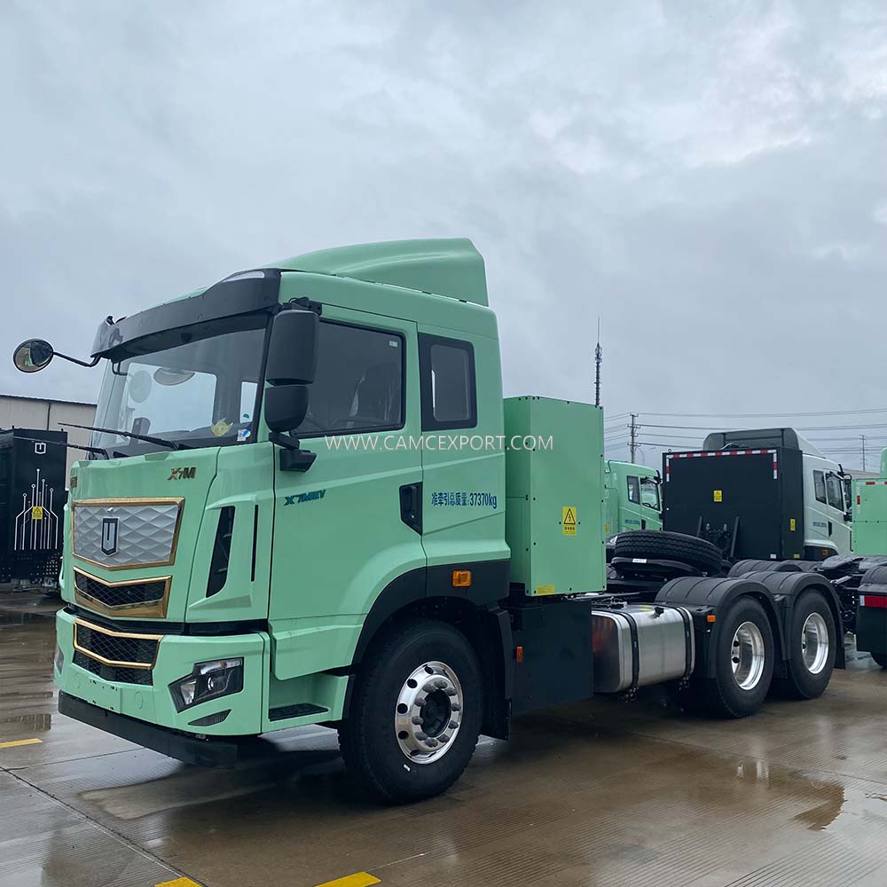 CAMC X7M 6 × 4 Methanol Extended Range Left-hand Drive Tractor CAMC X7M 6 × 4 Methanol Extended Range Left-hand Drive Tractor