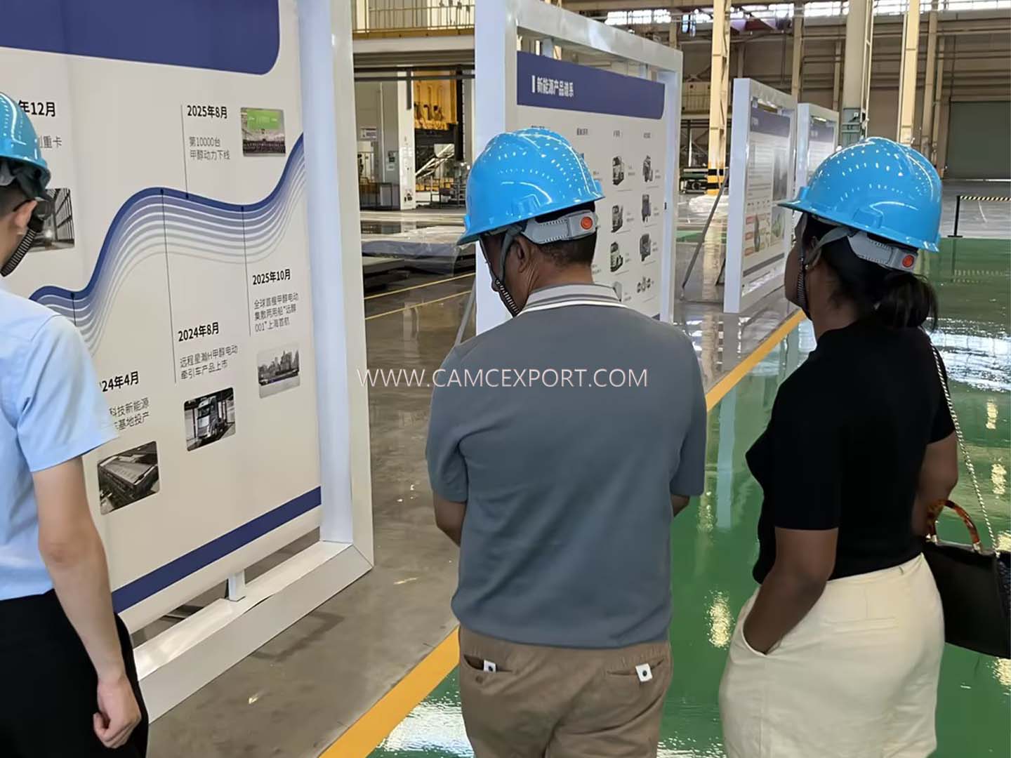 Ethiopian customers visit truck factory area Ethiopian customers visit truck factory area