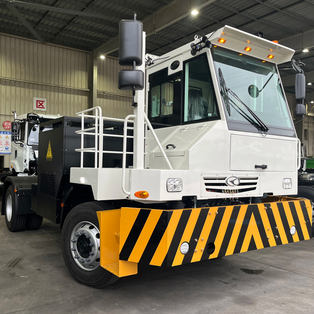 CAMC Terminal Tractor Truck for Logistics Park