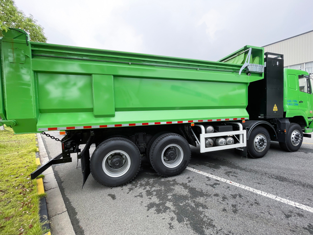 CAMC EV Brand New Powerful High Quality 8X4 Electric Dump Truck with Luxurious Cab for Sale