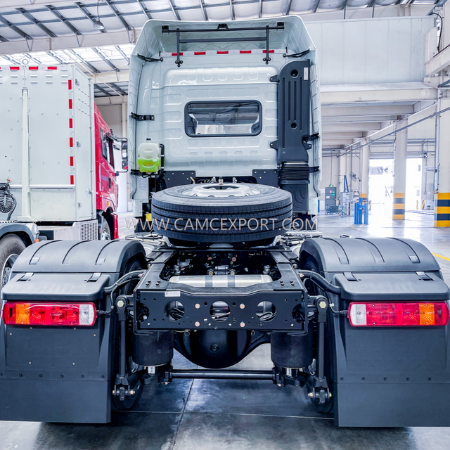 CAMC High-roof H7 4*2 Traditional Diesel Tractor Truck 