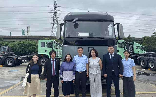 G2 electric tractor, reliable heavy-duty truck
