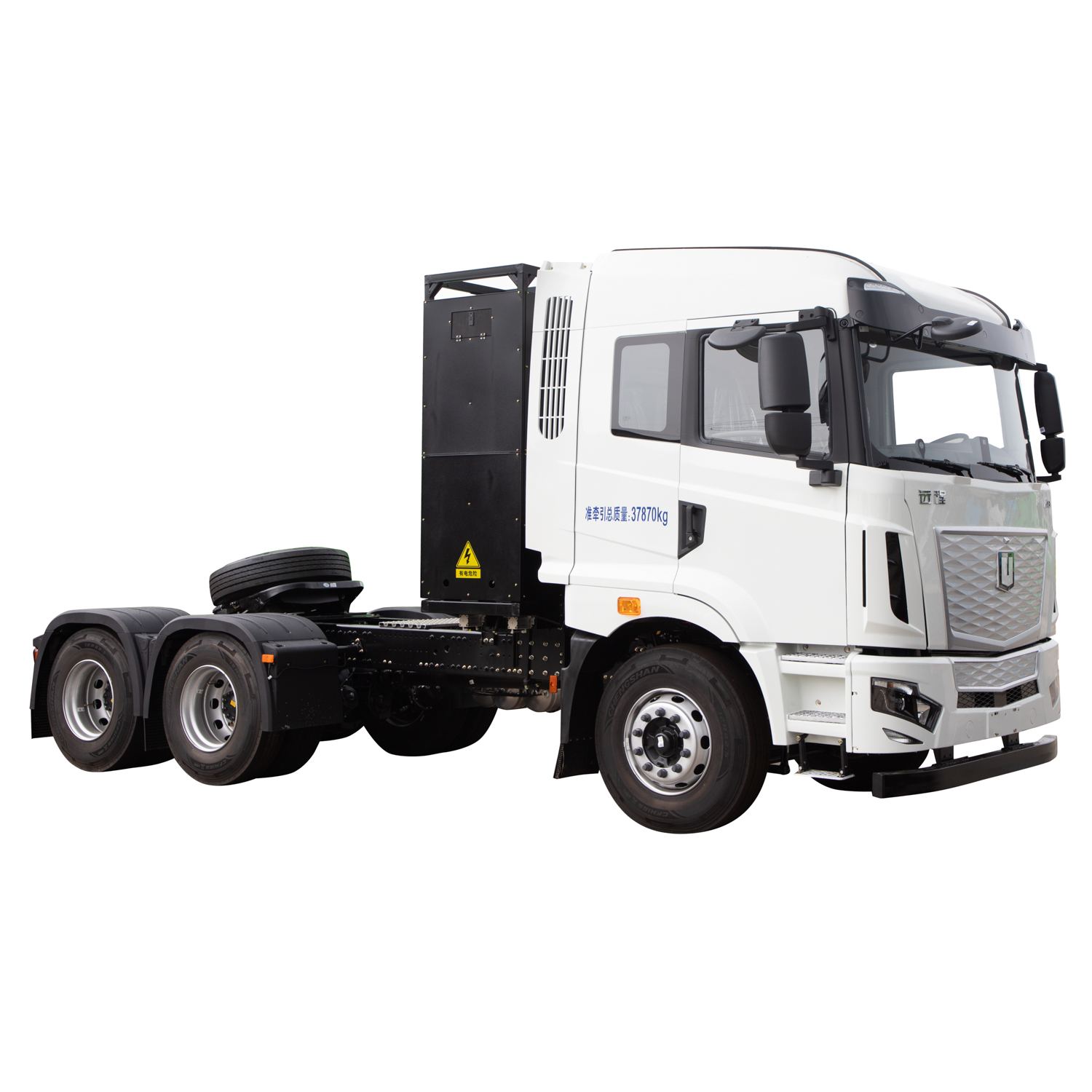 Heavy duty tractor head operating in a bulk transport environment