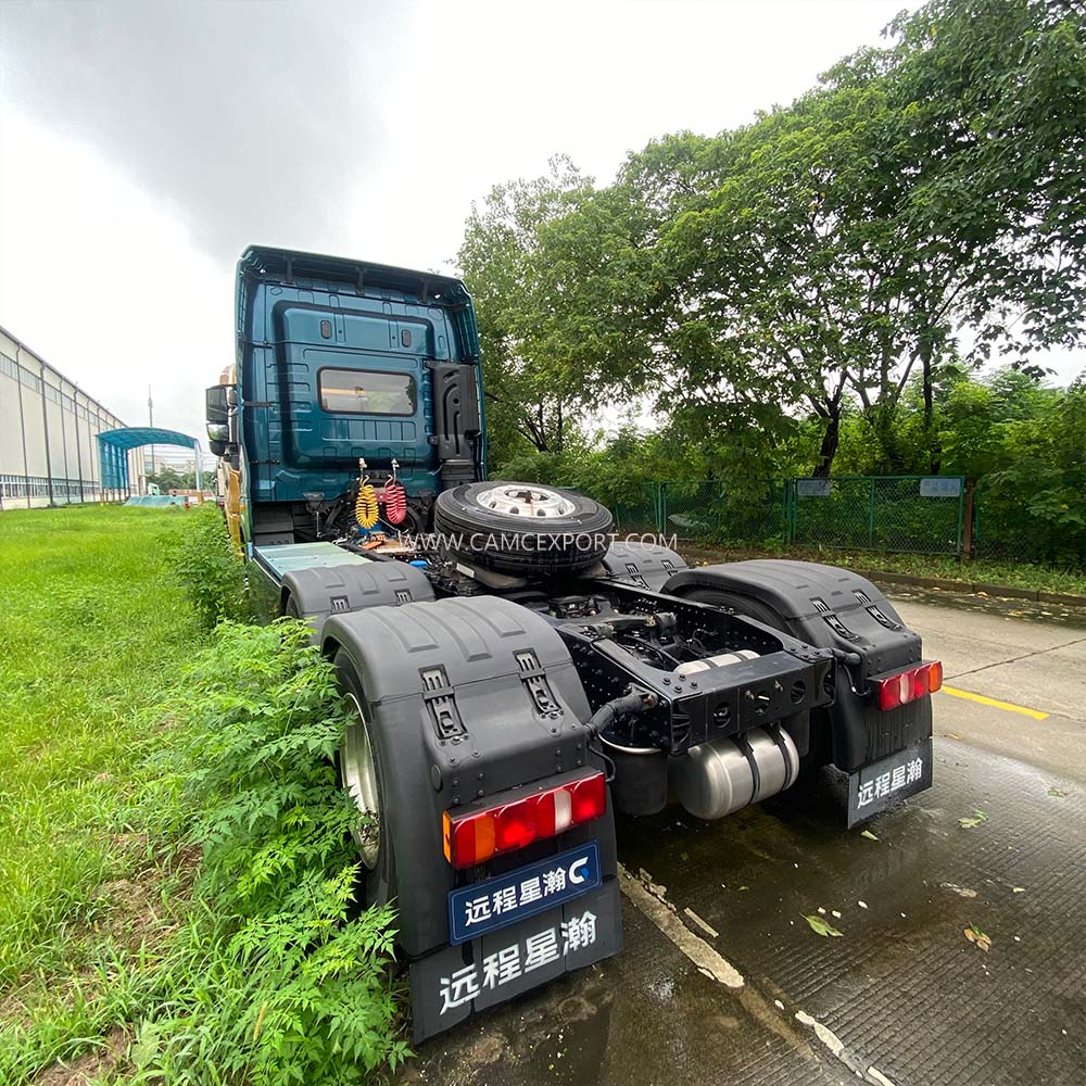 CAMC Blue G2 6 &times; 4 Left-hand Drive Diesel Tractor